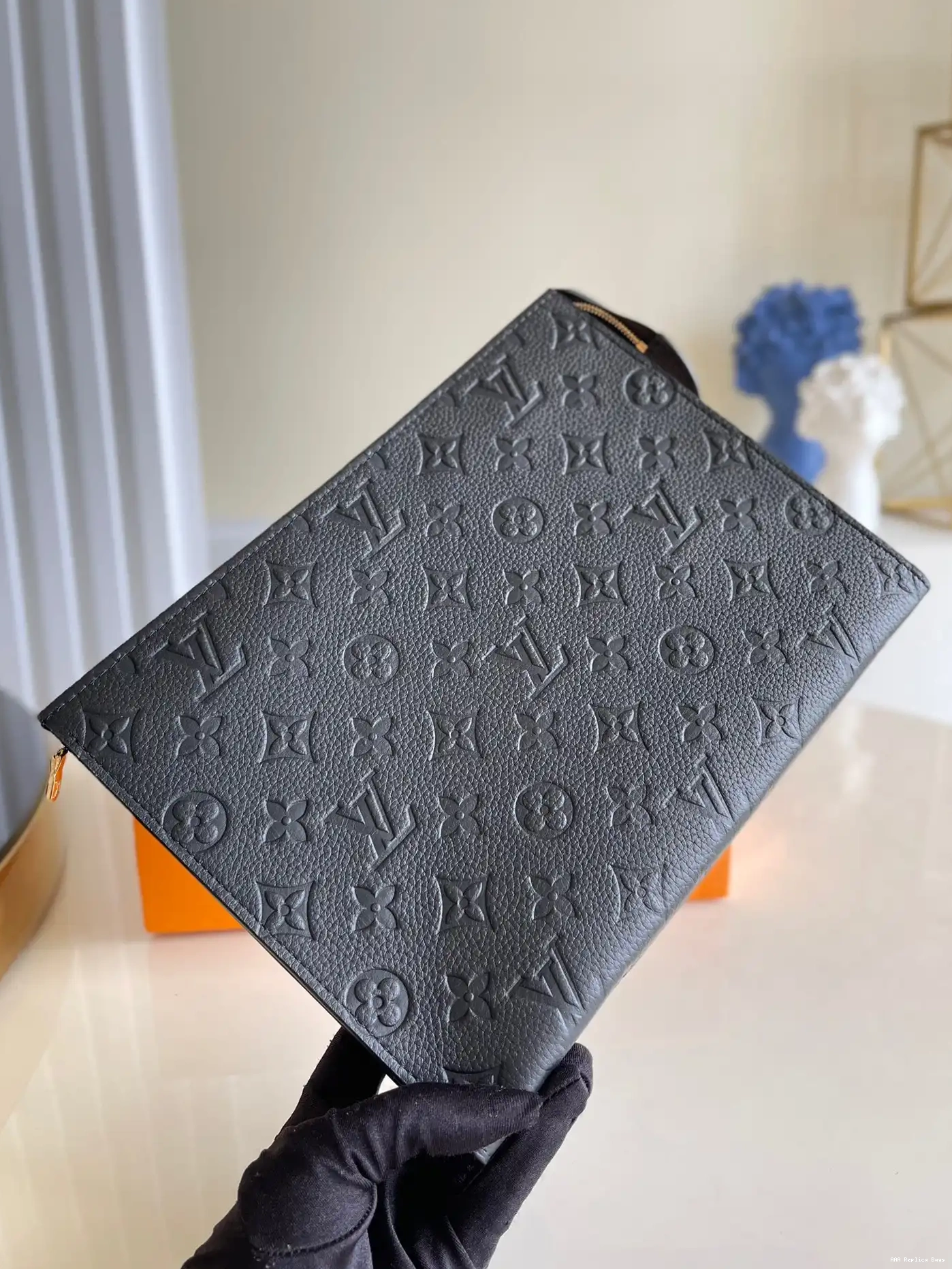 Aaa replica ru VUITTON VOYAGE POCHETTE LOUIS 0615